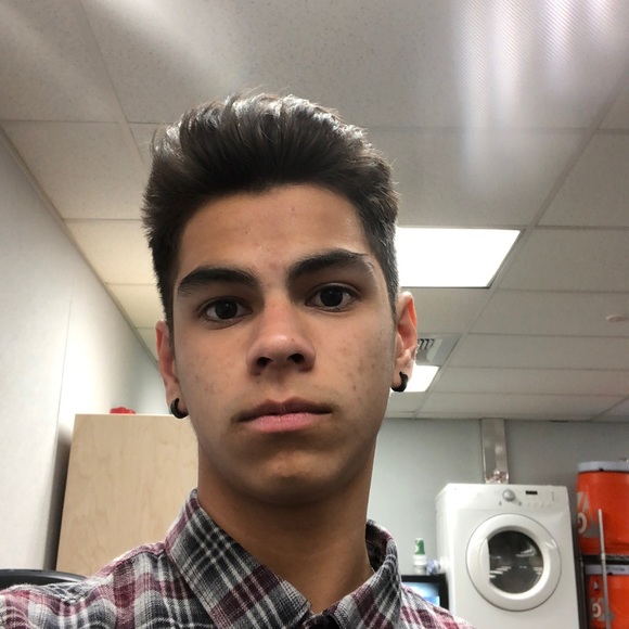 Meet your Posher, Damien - Picture 1 of 1